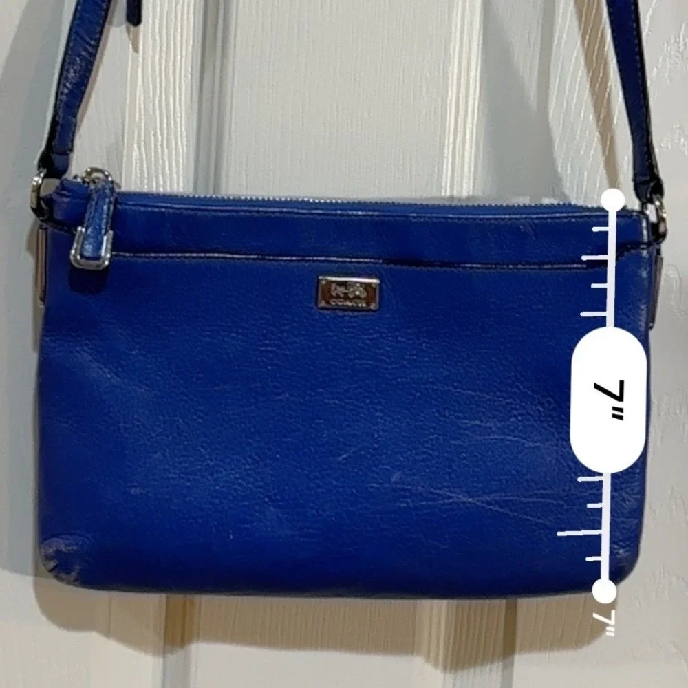 Coach Blue Pebbled Leather Crossbody Bag‎ Silver Logo Zip Top Messenger